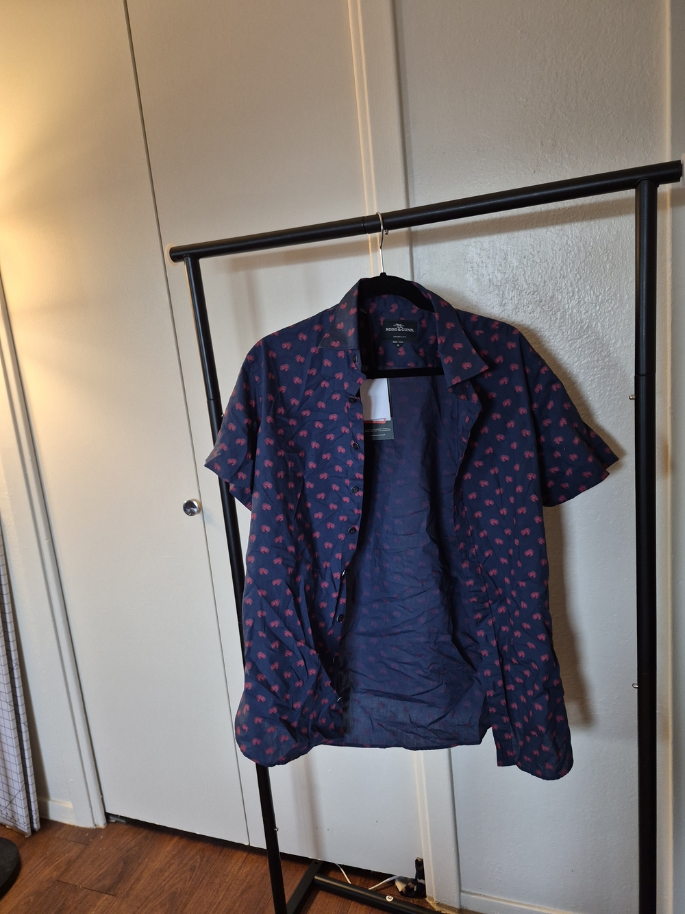 Rodd & Gunn Navy Short-Sleeve Shirt With Red Print NWT